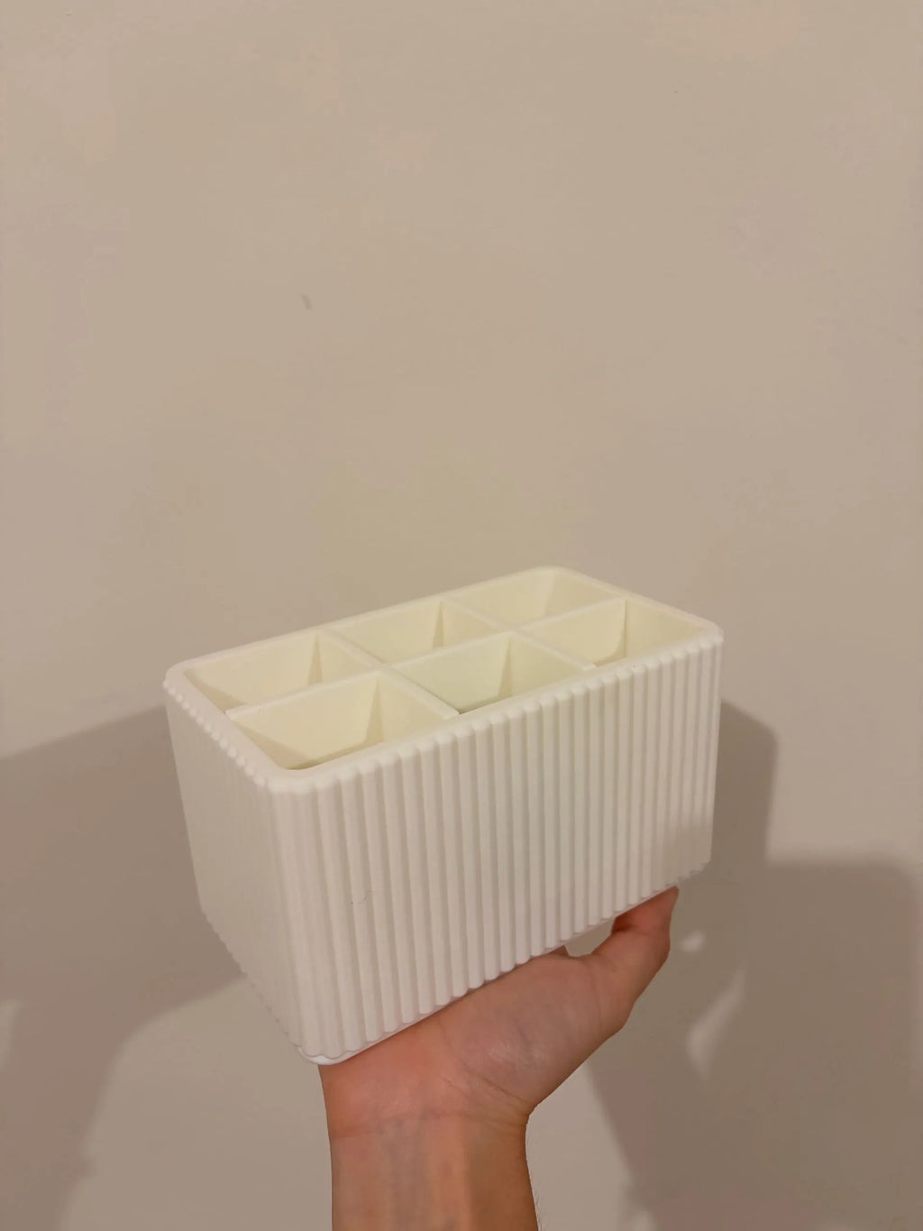 Organiseur de Bureau à Design Côtelé V1