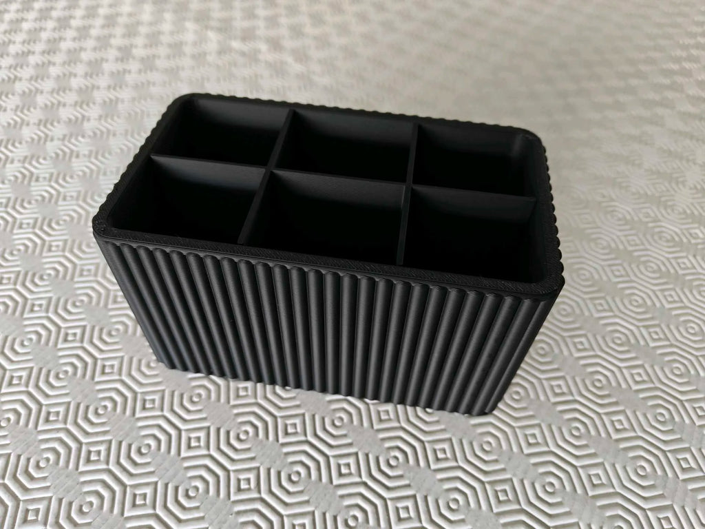 Organiseur de Bureau à Design Côtelé V1