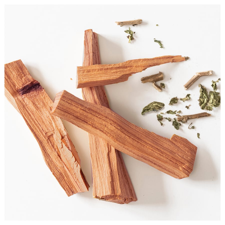 Bougie parfumée dans verre, bois de santal et patchouli brun