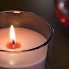 Bougie parfumée dans verre, fruits rouges rose clair
